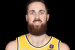 Woj：卫冕冠军掘金双向合同签约7尺中锋&前湖人球员赫夫
